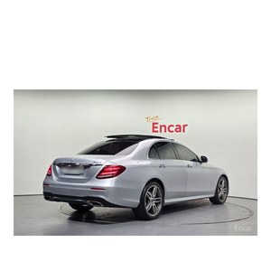 Mercedes-Benz <span class=keywords><strong>Classe</strong></span> E E300 4MATIC <span class=keywords><strong>AMG</strong></span> <span class=keywords><strong>Line</strong></span> <span class=keywords><strong>2020</strong></span>, 42 918 km, Boîte Automatique, Sièges en Cuir, Émissions Euro V, Conduite à Gauche, Propulsion Arrière - Product Image 2