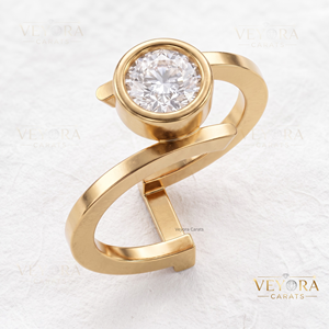 Anillo de Plata 925 Sólida de Lujo con Incrustaciones de Moissanita Redonda y Diseño de Bisel Desplazado para una Decoración Elegante y Lujosa - Product Image 5