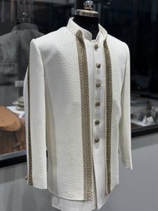 Veste Bandhgala ornée de cristaux pour homme avec panneaux avant perlés scintillants, costume de prince royal pour le marié lors de la cérémonie de mariage - Product Image 4