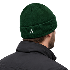 Gorro de punto unisex de invierno con letras bordadas en verde oscuro y puño, muy demandado. - Product Image 3