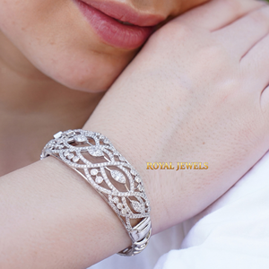 Bracelet jonc ouvert en argent sterling 925 avec motif filigrane et diamants moissanite, idéal pour mariage, fête ou cadeau - Product Image 4