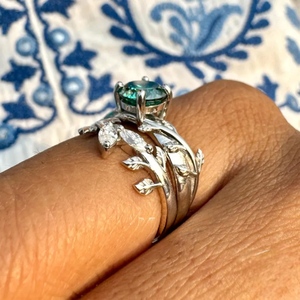 Anillo de Diamantes de Laboratorio con Corte Portugués de Lujo, Piedra Verde, Motivo de Hoja y Acento Marquesa, Joyería para Mujer - Product Image 2