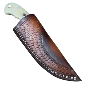 Couteau de chasse artisanal en acier Damas, lame pointue, manche en os et étui en cuir - Product Image 6