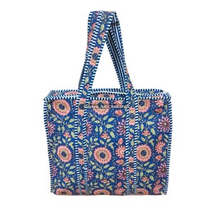 Sac fourre-tout en coton fait main avec poignée supérieure, sac à bandoulière de haute qualité, cadeaux abordables pour femmes, sacs fourre-tout indiens Kantha multicolores - Product Image 1
