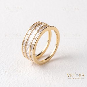 Anillo Baguette de Triple Hilera Atemporal, Diseño Artesanal en Plata Sólida 925 con Banda Dividida y Protección para Anillo Oura - Product Image 3