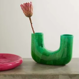 Florero Moderno de Resina con Forma de Lazo - Florero de Mesa Estético de Tubo Alto Hecho a Mano, Ecológico, Personalizable en Tamaño y Color para el Hogar - Product Image 1