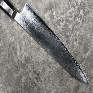Couteau de chef professionnel artisanal en acier Damas avec manche ergonomique en résine, finition haute brillance, compatible lave-vaisselle - Product Image 4