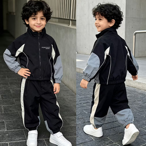 Ensemble de survêtement coupe-vent pour enfants, veste à col montant entièrement zippée avec poignets élastiques et short, collection automne-hiver - Product Image 6