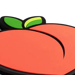 Étiquette de vêtement personnalisée en PVC gaufré, logo en caoutchouc 2D 3D, patch en relief, badge thermocollant doux au toucher pour T-shirts, sweats à capuche, casquettes, sacs - Product Image 3