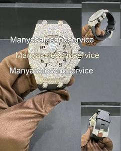 Montre élégante pour homme en acier inoxydable et moissanite, sertie de diamants ronds, avec cadran blanc intelligent - Product Image 3