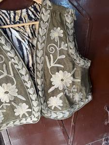 Veste Courte en Velours Légère Brodée à la Main pour Femme, Broderie Traditionnelle Faite Main, Mode Bohème en Coton – Vente en Gros - Product Image 3