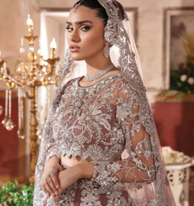 Robe longue élégante ornée de perles de verre et de pierres pour mariage 2026, impression de logo personnalisée - Product Image 4