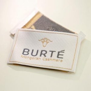 ป้ายทอผ้าสำหรับเสื้อผ้า ป้ายผ้าซาตินทอแบบกำหนดเอง ออกแบบแฟชั่นตามสั่ง ป้ายเสื้อผ้าแบบกำหนดเอง ป้ายทอผ้าสำหรับเสื้อผ้า - Product Image 3