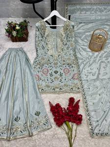 Costume Sharara pour femmes avec dupatta brodée – Vêtements ethniques pakistanais - Product Image 2