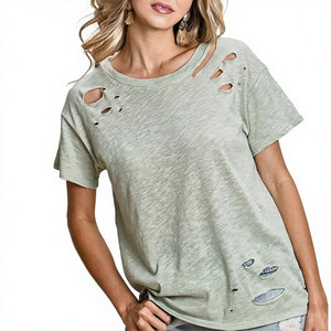 Camiseta de Mujer con Logotipo Personalizado, Diseño Ligero y Desgastado para Moda Casual y Comodidad Diaria - Product Image 1