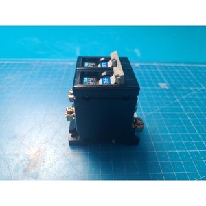 Protecteur de circuit Fuji CP32D CP32D 15A, utilisé comme pièce détachée pour équipement semi-conducteur d'époque - Product Image 5