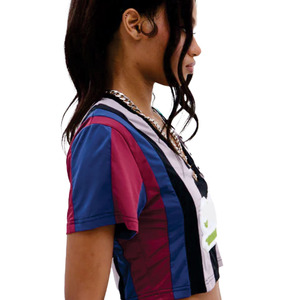 เสื้อยืดคอวีลายแถบสีสำหรับผู้หญิงเสื้อสตรีทแวร์ทรงสลิมฟิตเสื้อแฟชั่นบล็อกสี - Product Image 3