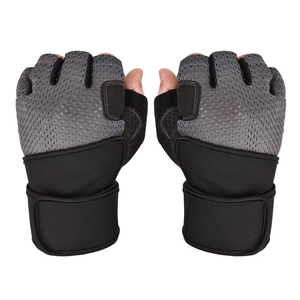 Gants de sport en polyester demi-doigts de haute qualité et très demandés avec support de poignet pour hommes et femmes, fabriqués au Pakistan, pour l'entraînement et le fitness - Product Image 1