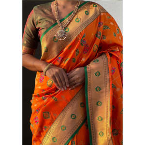Sari en soie Paithani Jaal tissé avec des fils Zari par Elite Weaves 700g Vêtements indiens et pakistanais - Product Image 3