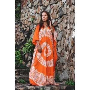 Hermoso Kaftán Casual Teñido a Mano, Holgado, Largo hasta el Suelo, Cintura Natural, Algodón Puro Hecho a Mano para Mujer, Estampado Floral a Bloque - Product Image 2