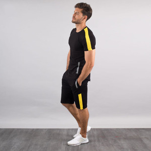 Ensemble jogging homme sur mesure de qualité supérieure : short et t-shirt à taille élastique, bandes latérales, extensible dans quatre directions, séchage rapide - Product Image 2