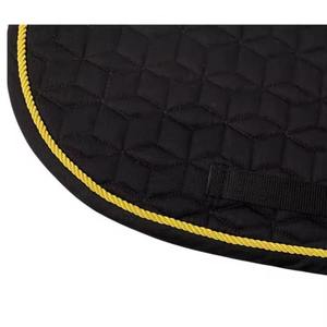 Tapis de selle matelassés pour chevaux, équipement équestre avec construction en tissu doux pour l'équitation, l'entraînement et l'utilisation en écurie - Product Image 6
