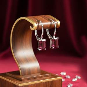 Pendientes de rubí con forma de baguette, piedra natal de julio, pendientes rectangulares rojos en oro o plata, elegante joyería de piedras preciosas, regalo para mamá - Product Image 2