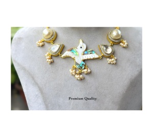Ensemble de bijoux fantaisie style décontracté et sportif, plaqué or, avec pierres, perles et Kundan, collier et boucles d'oreilles, pour mariage et fêtes ethniques - Product Image 3