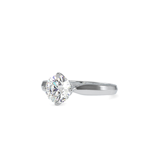 Bague à quatre griffes avec moissanite ronde et diamant, tige plate, un cadeau classique idéal pour les femmes modernes - Product Image 4