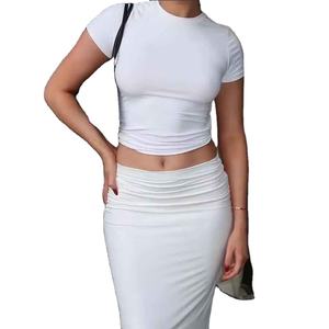 T-shirt court en coton premium pour femme, personnalisable en gros, uni, élégant et tendance, idéal pour les commandes OEM en vrac - Product Image 3
