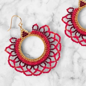 Boucles d'oreilles perlées au fini élégant, style sophistiqué, couleur unie, vente en gros directe usine - Product Image 5
