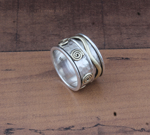 Anillo de Estilo Vintage con Incrustaciones de Plata 925, Engaste de Bisel, Acabado Texturizado, Diseño de Cruz Simple para Hombre, Idea de Regalo para Fiesta, Anillo de Bodas - Product Image 1