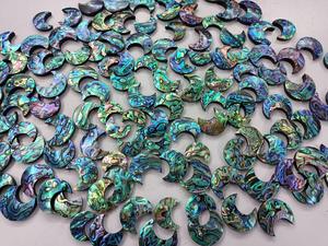 Lot de cabochons en coquille d'ormeau naturelle en forme de lune, vente en gros de pierres précieuses en coquille d'ormeau en forme de lune pour la fabrication de bijoux - Product Image 2