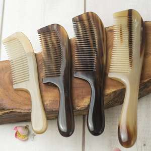 TIMELESS CRAFT Peigne en corne de buffle et de bœuf naturelle de haute qualité, lot de 4, design unique fait main, étanche et sculpté - Product Image 1