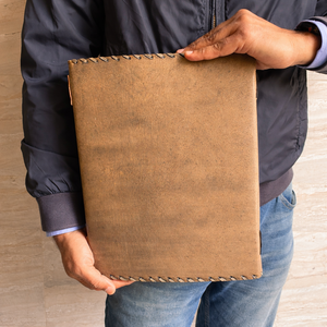 สมุดบันทึกคาถาหนังทำมือ Third Eye - สมุดบันทึกและสมุดวาดภาพขนาดใหญ่ 8x10 นิ้ว สไตล์วินเทจ พร้อมกระดาษคอตตอนขอบฉีก - Product Image 3