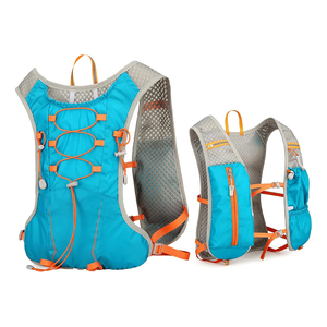 Mochila de Hidratación Impermeable de Poliéster Ligero Unisex, Correas de Hombro Ajustables, Bolsillos Dobles para Botellas de Agua, Capacidad de 20L - Product Image 1