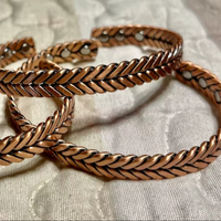 Bracelet magnétique ajustable en cuivre massif fait main, design traditionnel antique et moderne, poli à la main, unisexe, thème amour, santé