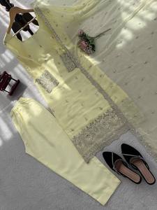 Conjunto de Salwar Kameez de Microalgodón de Secado Rápido con Bordado Amarillo de NiMa Creations, Traje Tradicional Indio Pakistaní para Mujer - Product Image 3