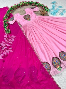 ชุดเดรสยาวแบบ Anarkali ผ้าไหมพรมปักลายสีชมพู แห้งเร็ว สไตล์ดั้งเดิมสำหรับผู้หญิง - Product Image 3