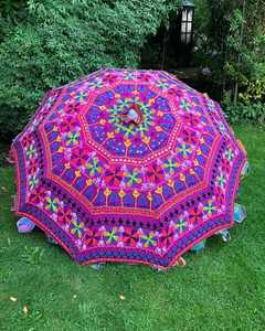 Parasol indien artisanal en coton bohème avec broderie d'éléphant et de fleurs, parapluie traditionnel pour mariages, événements, décoration - Product Image 1