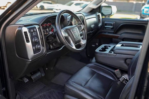 Obtenga un Camioneta Usada 2017 Crew Cab SLT Serie Todoterreno - Product Image 6
