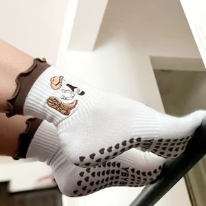 Calcetines Blancos Antideslizantes para Mujer JZVINA, Diseño con Letras Bordadas, Volantes, Absorbentes de Sudor, para Uso Diario en Verano - Product Image 4