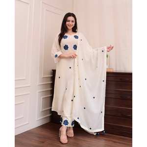 Hermoso Conjunto de Fiesta de Chifón con Top, Pantalón y Dupatta, Talla XL - Product Image 3