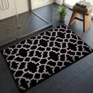 Tapis d'entrée fonctionnel tissé alliant des nuances gris argentées avec un design Mugal Jali en microfibre 1200 GSM pour les entrées et les couloirs - Product Image 2