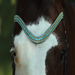 Frontal de cheval en cuir de haute qualité, style western, avec 5 rangées de strass, pour l'équitation en plein air et les sports équestres personnalisés. - Product Image 4