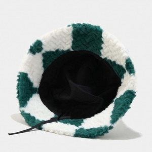 Sombrero de Pescador Personalizado de Felpa con Diseño de Tablero de Ajedrez, Cálido para Invierno, Suave y Grueso, para Viajes y Deportes al Aire Libre - Product Image 4