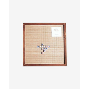 Jeu de société d' stratégie artisanal en bois « Cinq à la suite » avec motif quadrillé et jetons de jeu pour un plaisir familial sans fin - Product Image 1