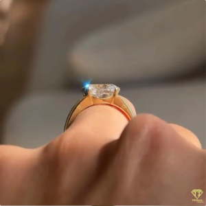 Anillo de diamante cultivado en laboratorio de forma ovalada de lujo, elaborado con un elegante diseño en oro y un estilo nupcial atemporal. - Product Image 6