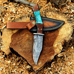 Couteau de chasse à lame fixe en acier Damas de qualité supérieure avec bord droit, manche en bois et résine - Utilisation en extérieur, cadeau USA, anniversaire - Product Image 1