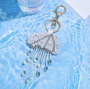 Porte-clés vintage faits à la main avec strass, couleur blanche, pour fête, lettres de l'alphabet multicolores, breloques de poignet scintillantes - Product Image 6